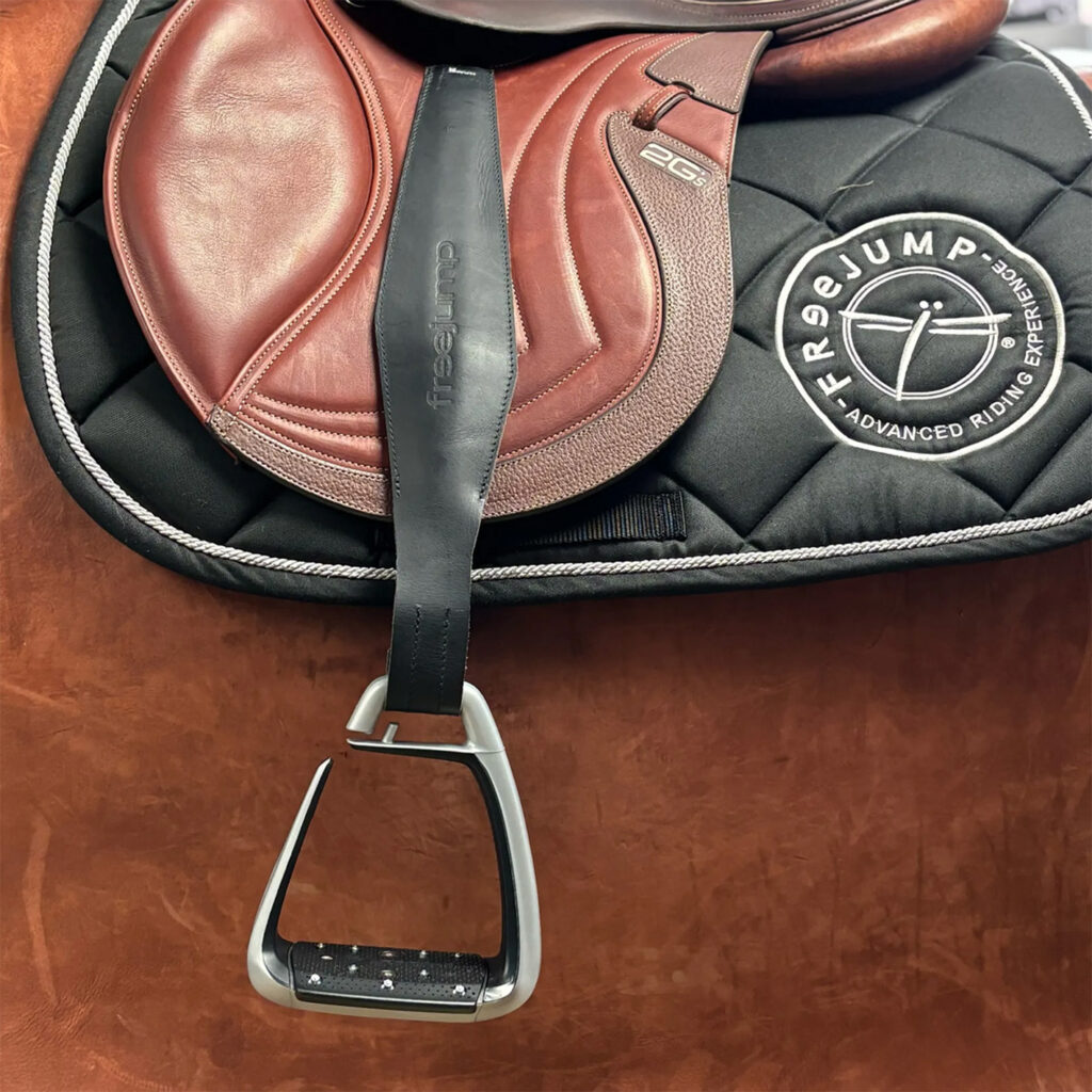 how-to-measure-stirrup-leathers-blog-freejump-stirrups