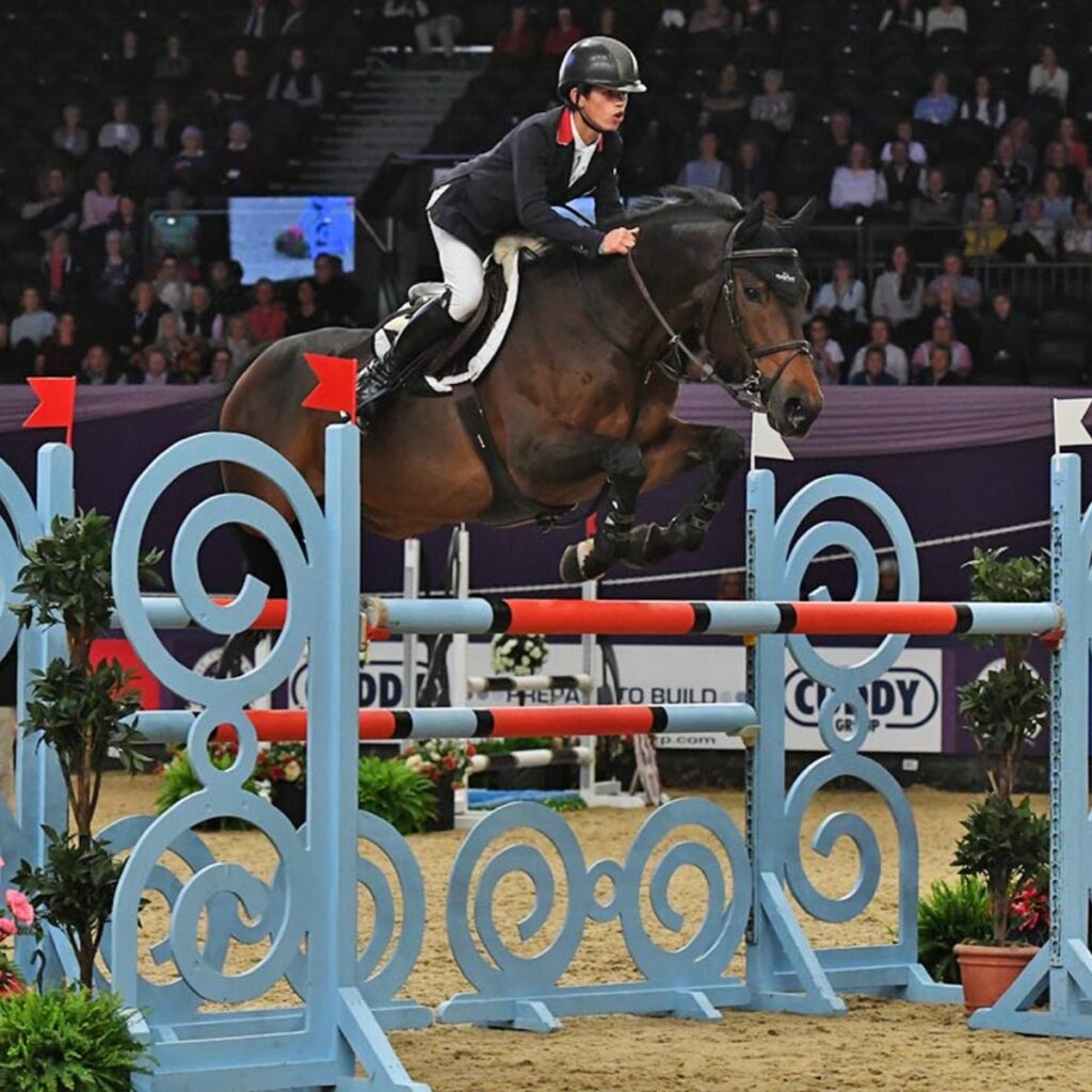 Oliver Tuff riding Darino B to victory in the Senior Foxhunter Championship in 2018.