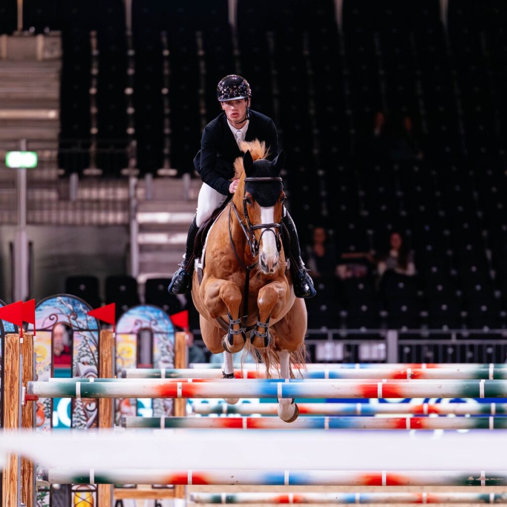 Redpost rider Oliver Tuff 