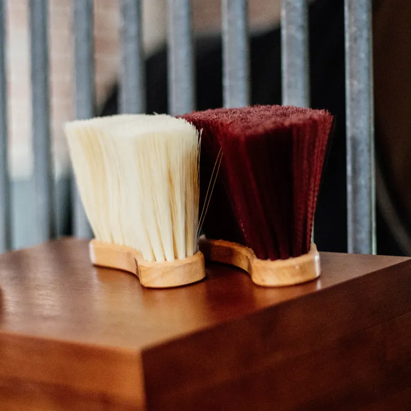 Grooming Deluxe Middle Brush Long - Brown-1