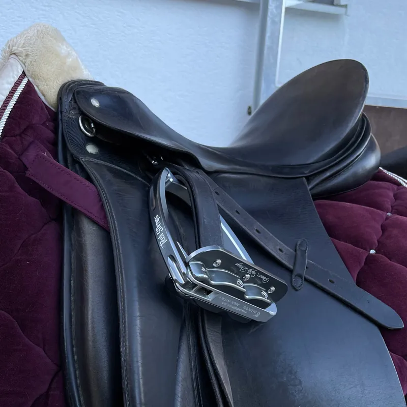 Tech Venice Sloped Evo Safety Stirrups - Silver/Titanium-1