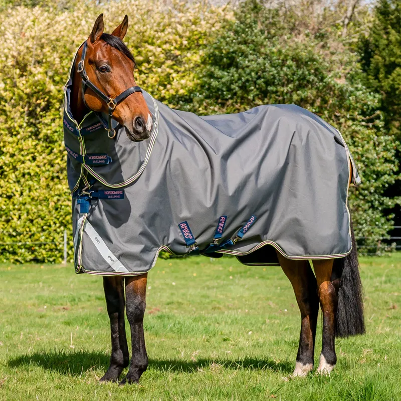Amigo Bravo 12 Plus Lite 0g V-Front Turnout Rug - Shadow/Navy/Rose