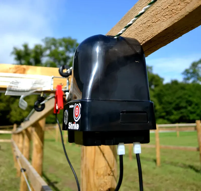 Hotline Shrike Battery Powered Energiser Fencer Unit-1