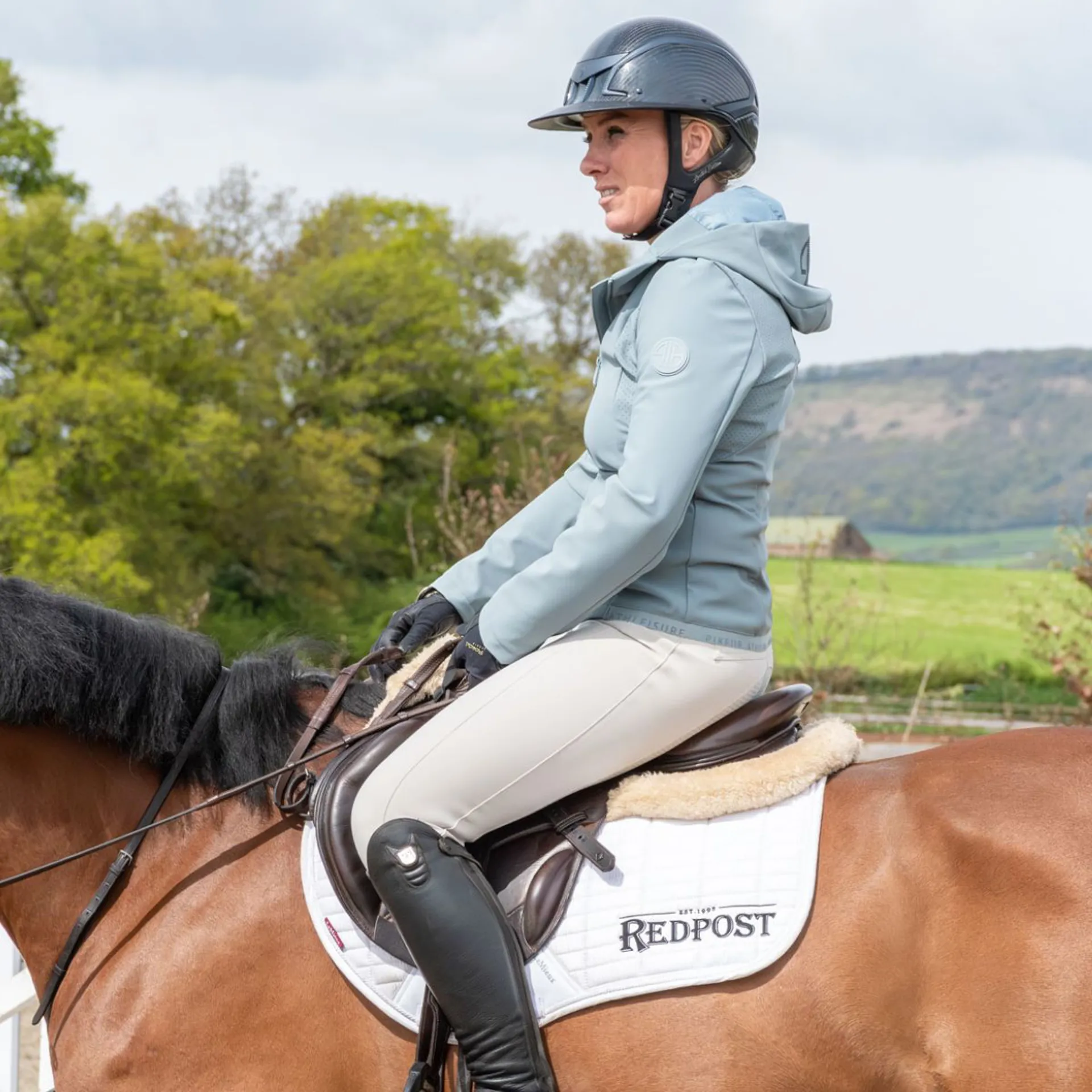 Alice Watson Showjumper