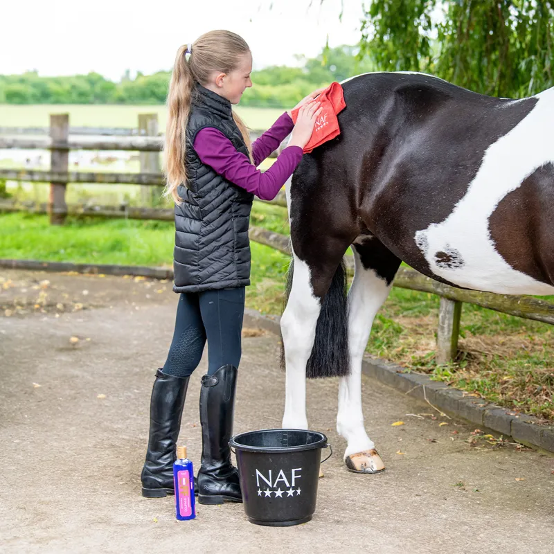 NAF Show Off Ultra Violet Shampoo-5