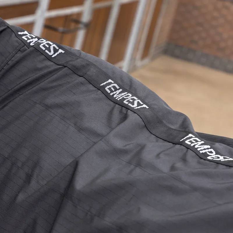 Shires Tempest Original Lite 600D 0g Combo Neck Stable Rug - Black-1