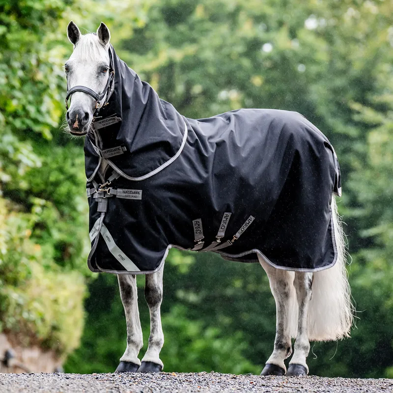Amigo Bravo 1200D Plus Lite 0g V-Front Turnout Rug - Black/Titanium Grey-4