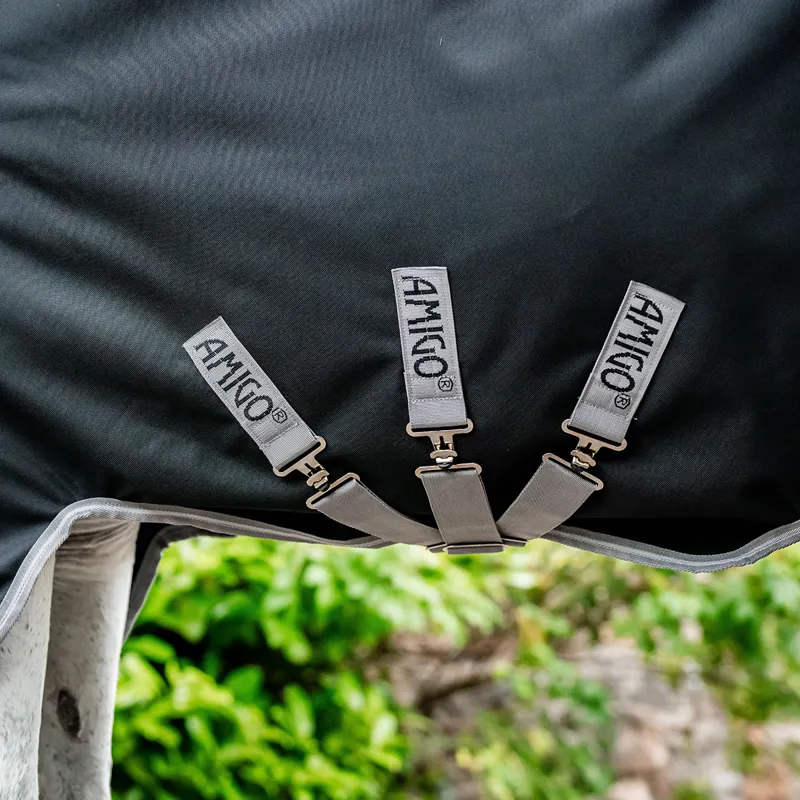 Amigo Bravo 1200D Plus Lite 0g V-Front Turnout Rug - Black/Titanium Grey-5