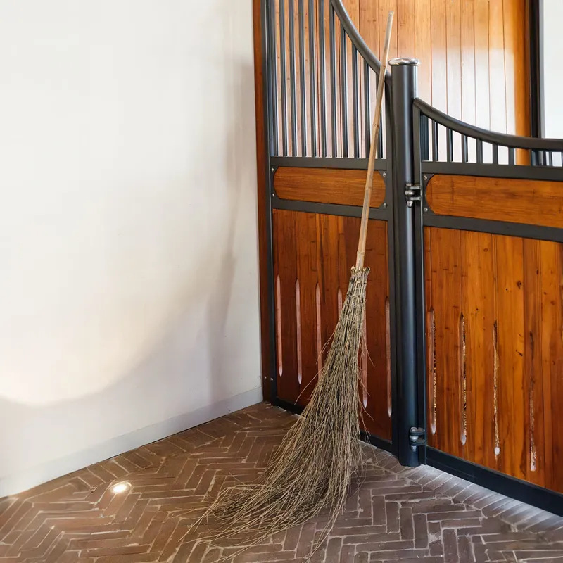 Grooming Deluxe Bamboo Broom