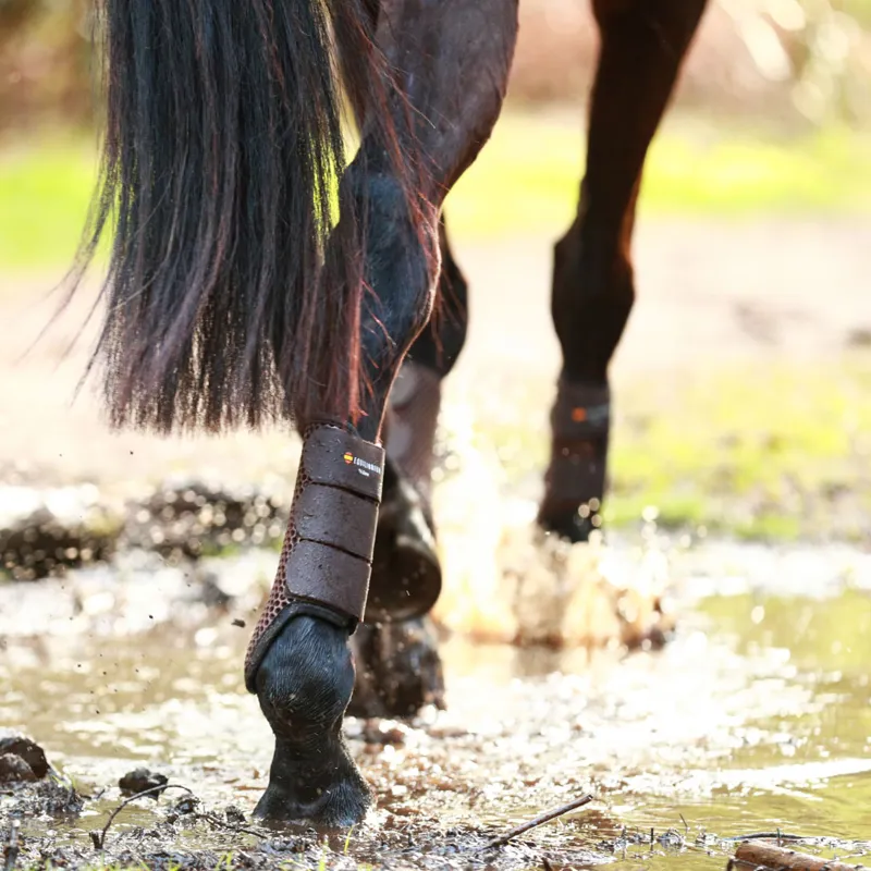 Equilibrium Tri-Zone Brushing Boots - Brown-4
