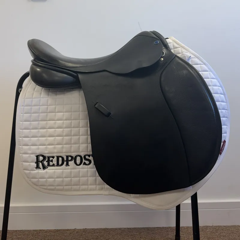 Rich and Son GP Saddle - Black 18in-1