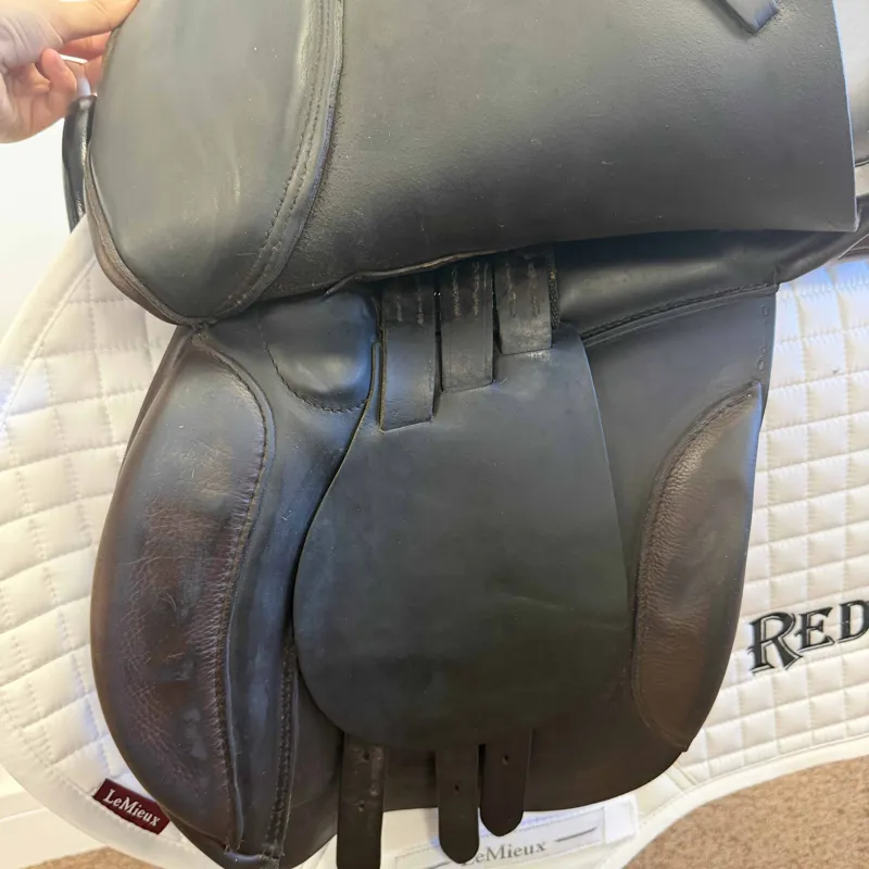 Champion General Purpose Saddle - Brown 17.5-3