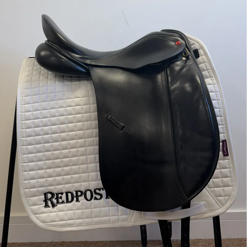 Albion Legend Dressage Saddle - Black 17.5in-1