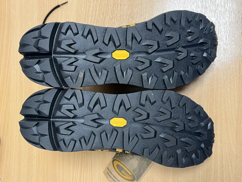 Grubs DISCOVER Walking Trainers - UK11 - Not Quite Perfect-3