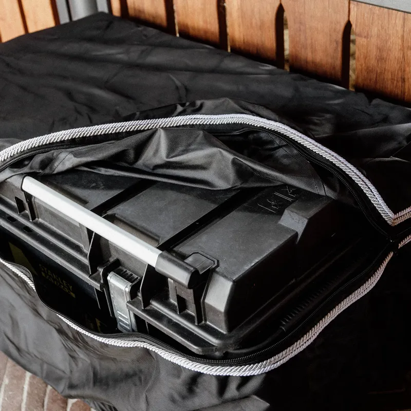 Kentucky Classic 233L Stanley Box Cover - Black/Silver/White-3