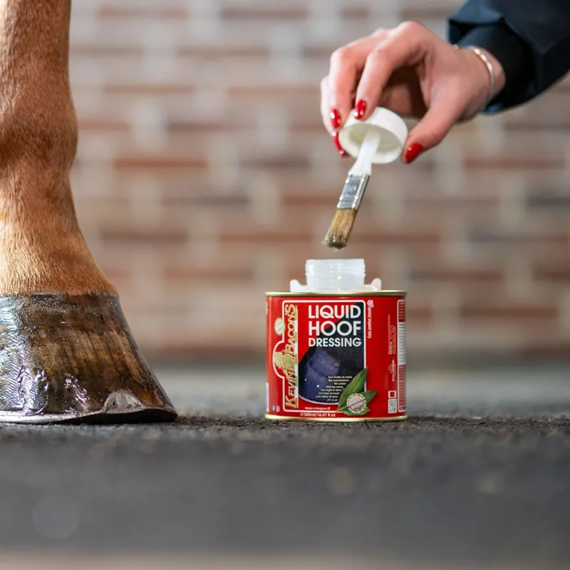 Kevin Bacon Liquid Hoof Dressing-1