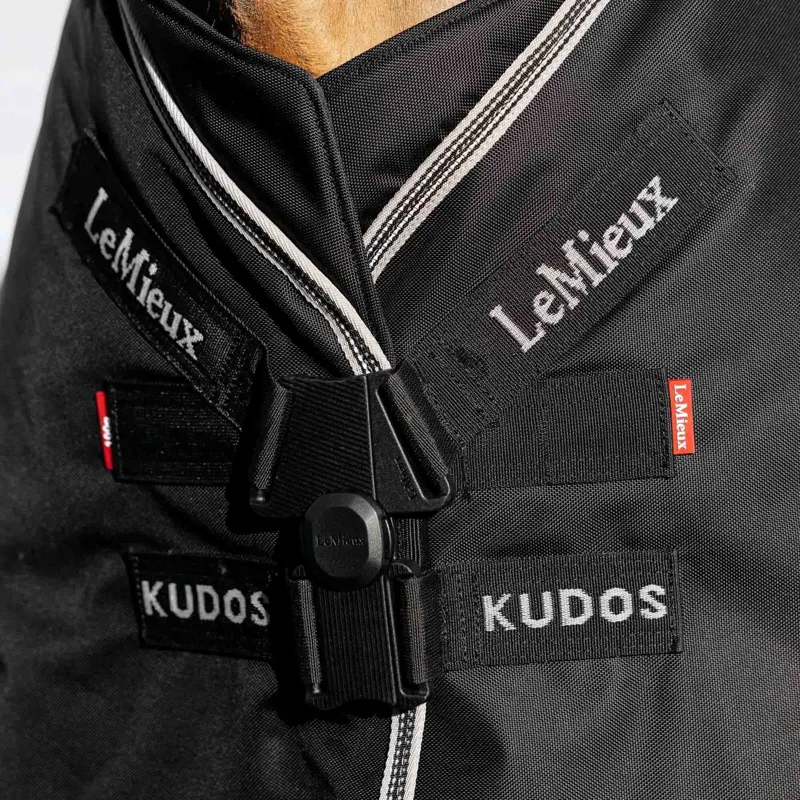LeMieux Kudos NeoLock 200g Detachable Neck Turnout Rug - Black-3
