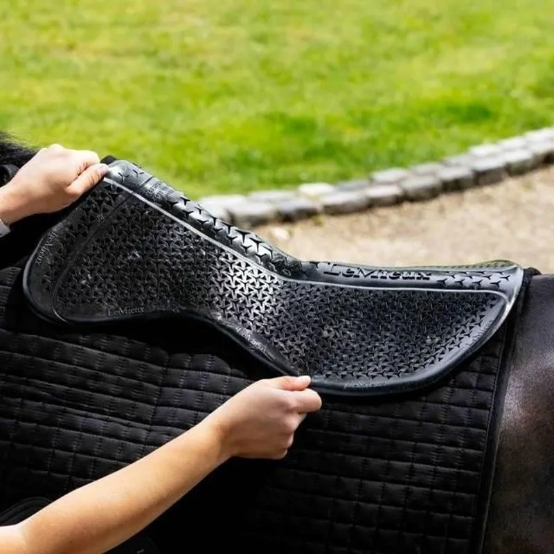 LeMieux Gel-Tek Shaped Half Pad - Black-3