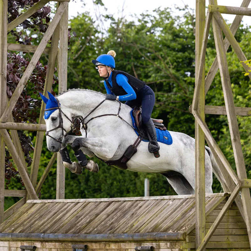 LeMieux Loire Classic Satin Close Contact Square - Benetton-3