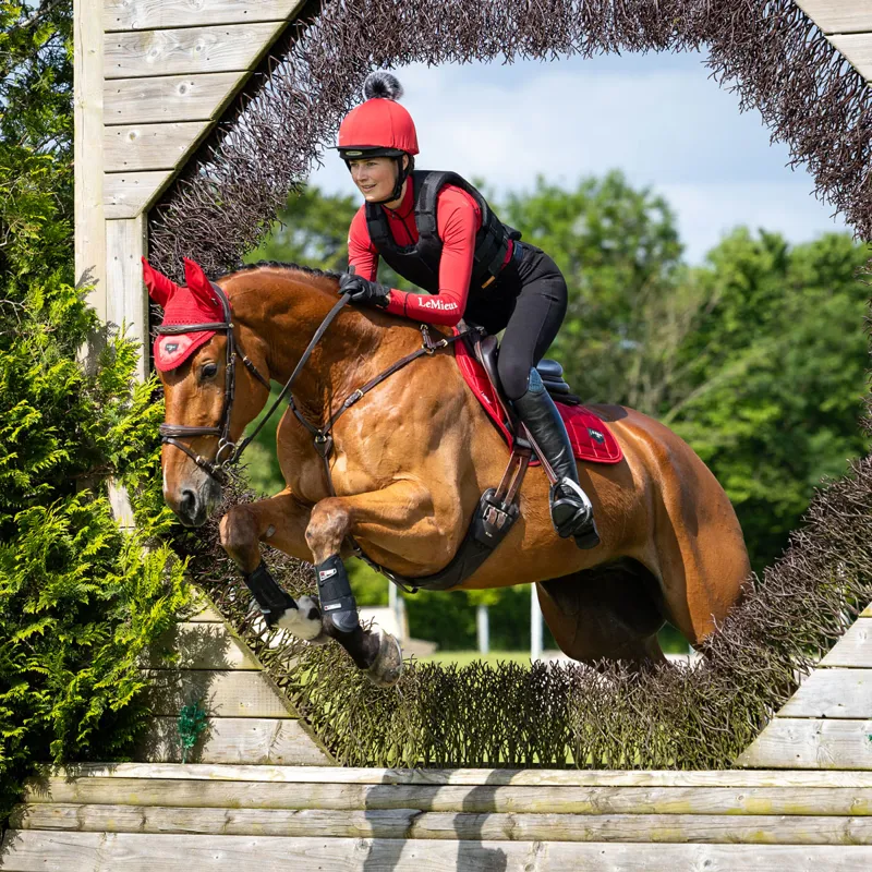 LeMieux Loire Classic Satin Close Contact Square - Chilli-4