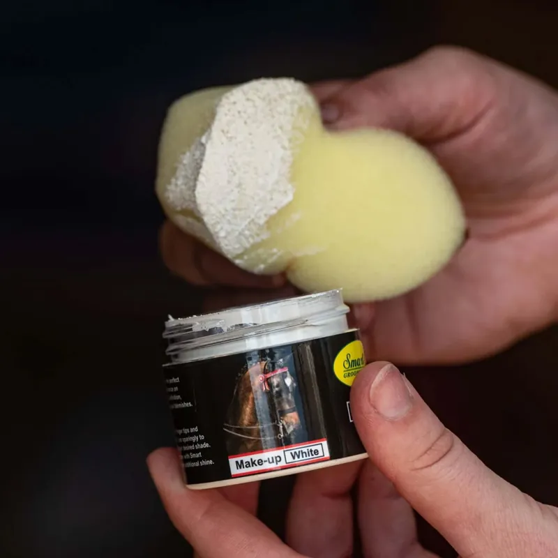 Smart Grooming Make Up - White