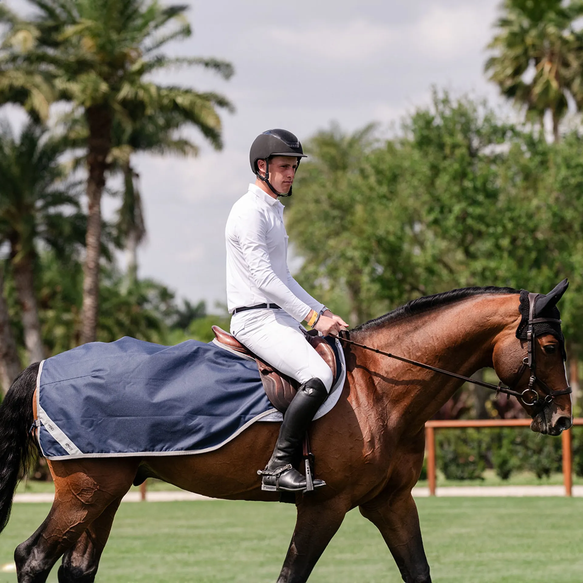 Amigo Ripstop Waterproof Exercise Sheet Navy/Titanium Grey