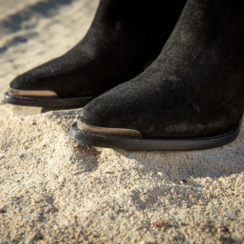 Ariat Womens Shiloh Western Boots - Distressed Black Suede-6