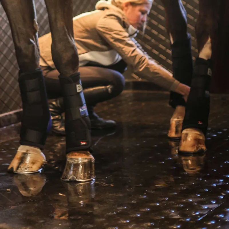 Veredus Magnetik Rear Stable Boots - Black-3