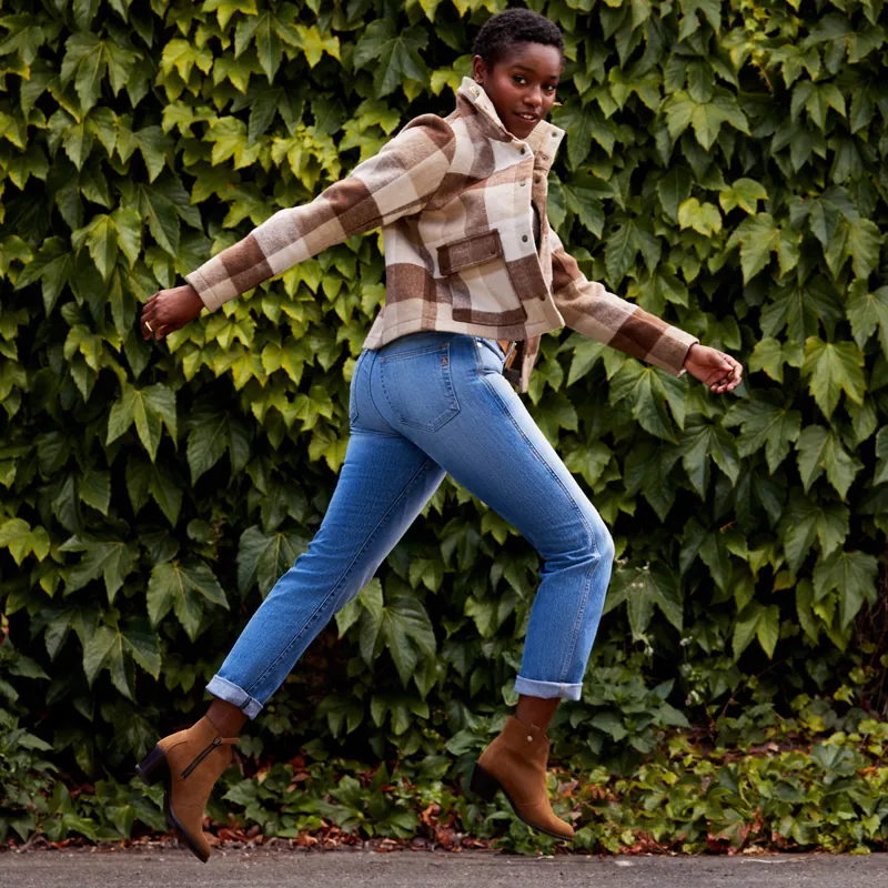 Short cowboy boots with jeans hotsell
