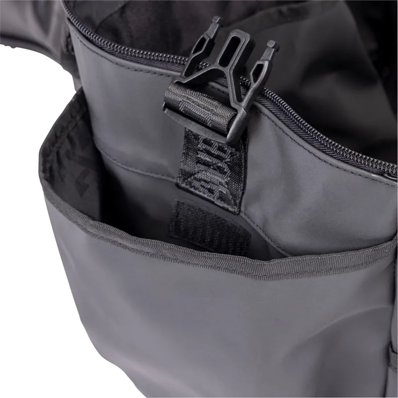 Aubrion React Large Grooming Kit Bag - Black-6