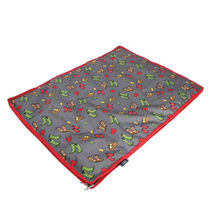 Benji and Flo Dog Bed - Country Walks