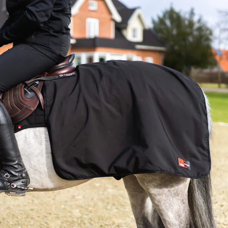 Catago FIR-Tech Pro Quarter Warmer Rug - Black