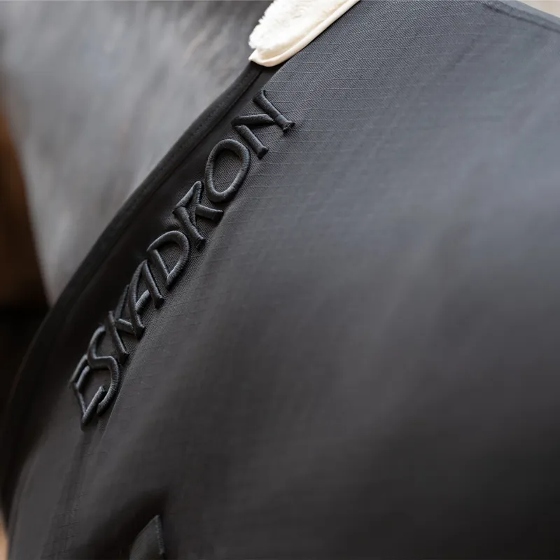 Eskadron Ultralight Ripstop Stable Rug - Black-2