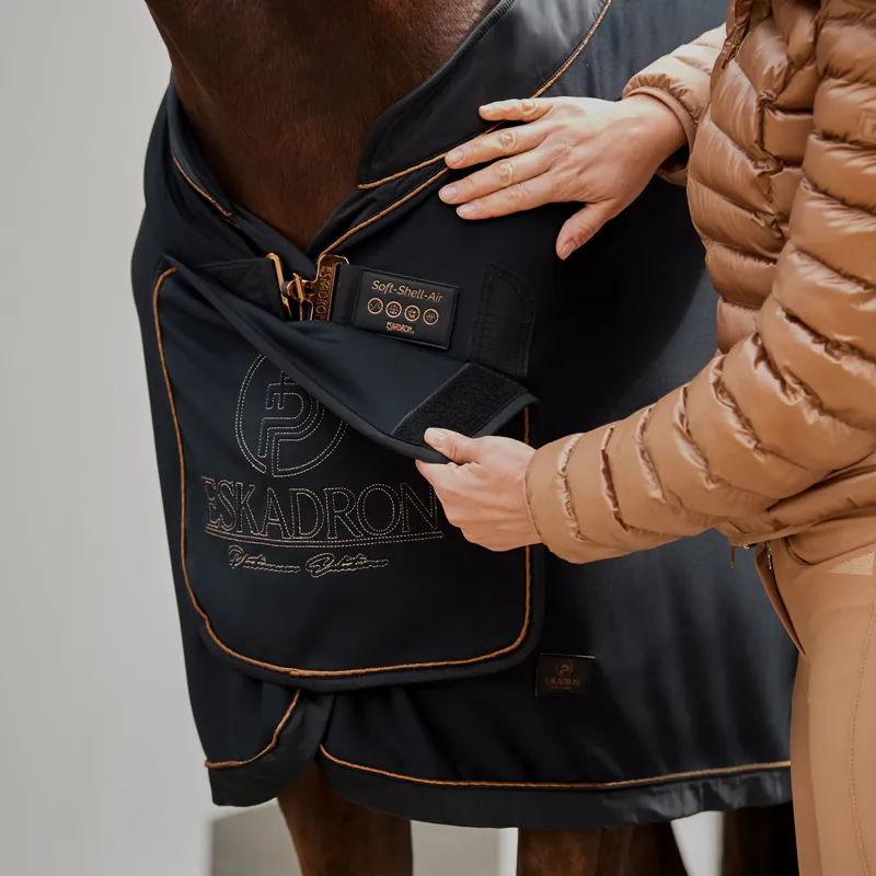 Eskadron Softshell Air Cooler Rug - Black-1