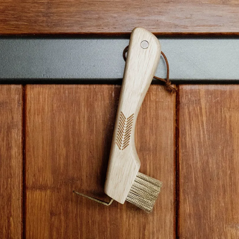 Grooming Deluxe Hoof Pick with Metal Bristles and Magnet-1