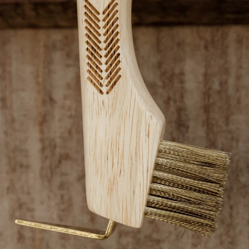 Grooming Deluxe Hoof Pick with Metal Bristles and Magnet-2