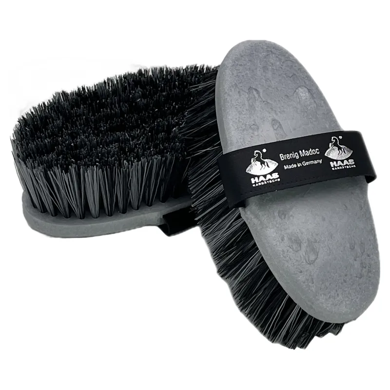 HAAS Brenig Madoc Flick Brush - Silver