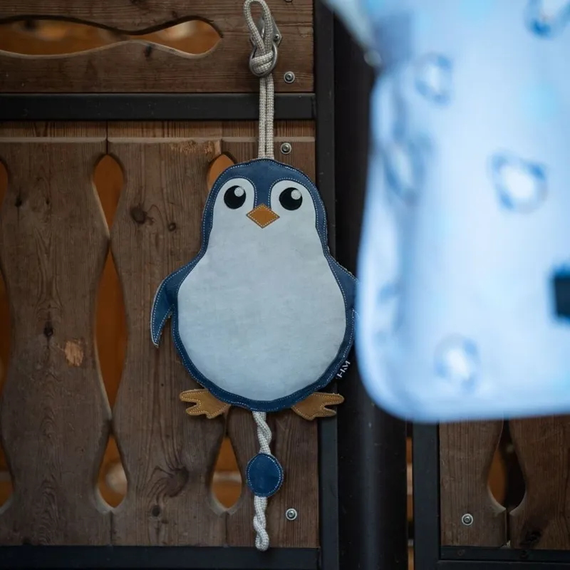HKM Horse Stable Toy - Penguin-3