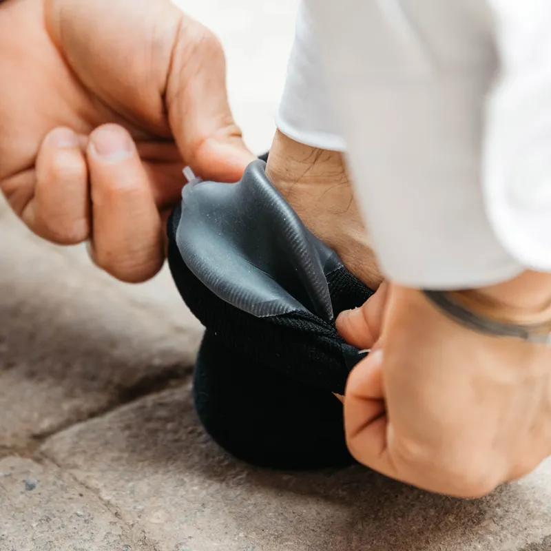 Kentucky Achillies Gel Unisex Tall Riding Socks - Black-2