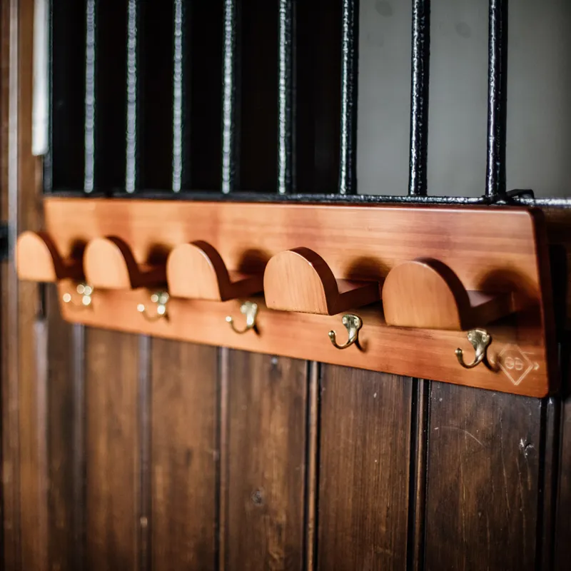 Grooming Deluxe Wooden Bridle Rack-1