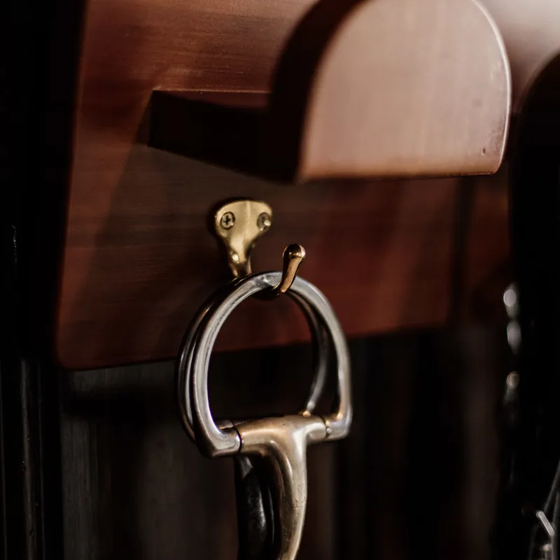 Grooming Deluxe Wooden Bridle Rack-2