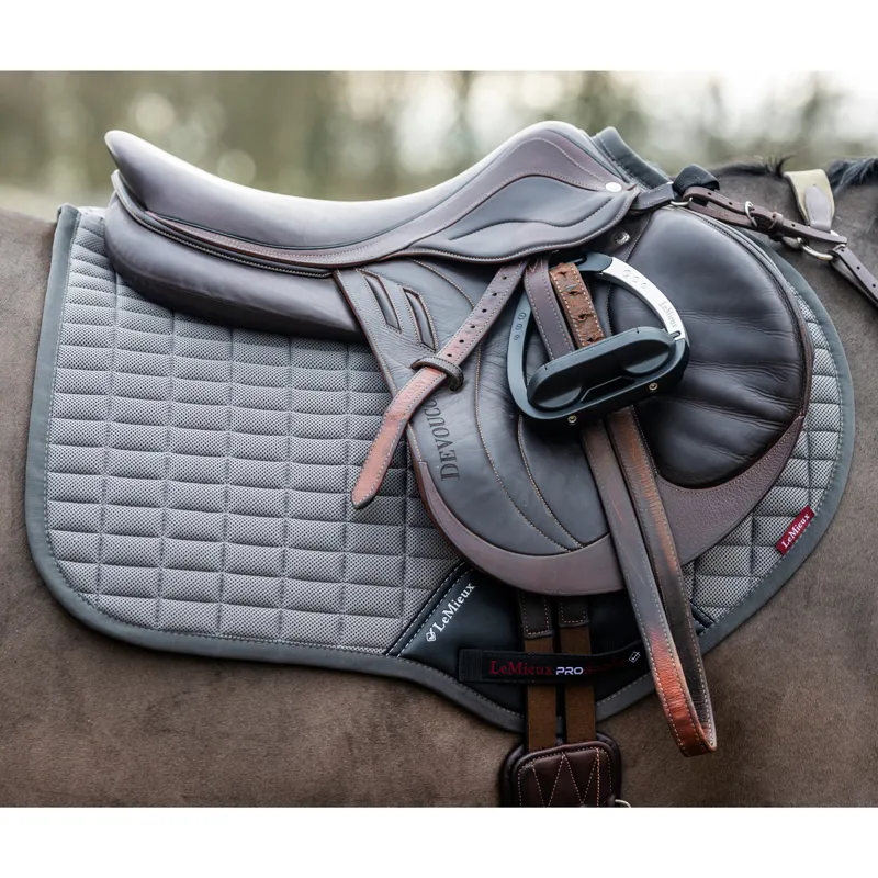 LeMieux Self-Cooling Close Contact Saddlecloth - Polar Grey-5