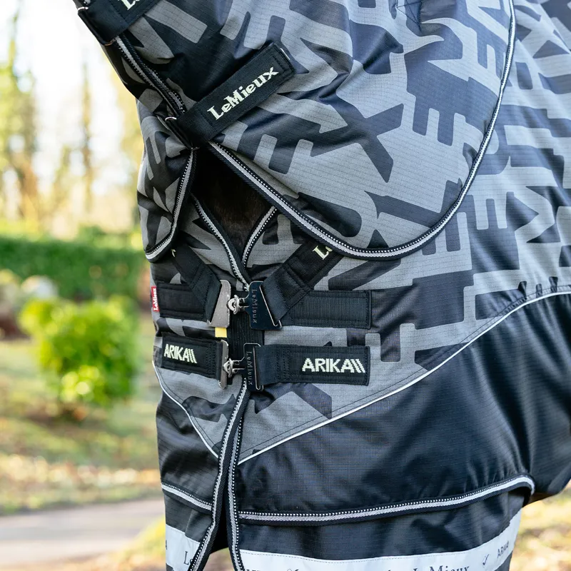 LeMieux Arika 600D Reflective Detachable Neck 0g Turnout Rug - Black-3