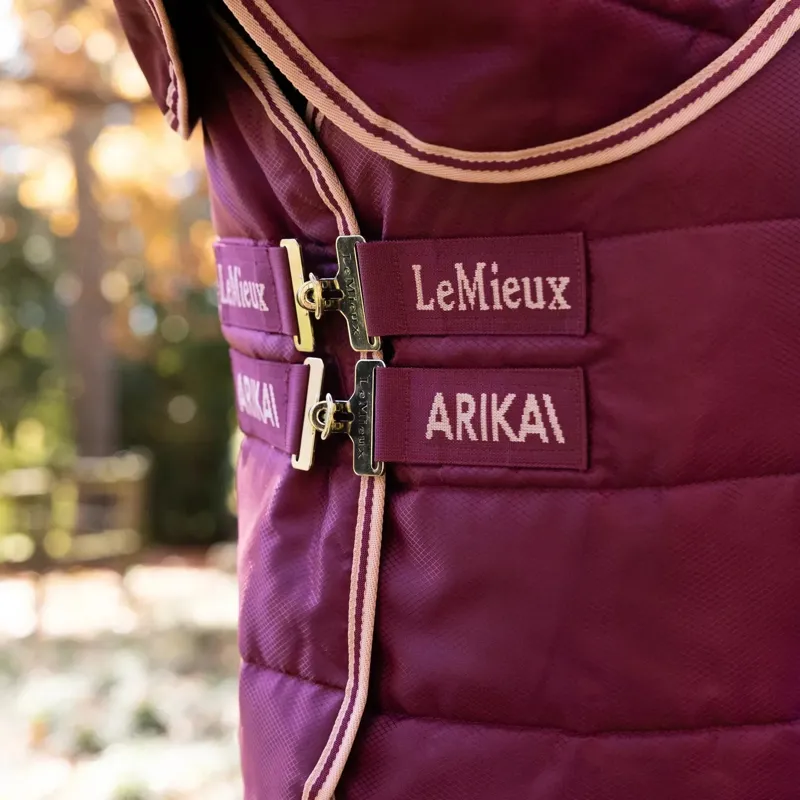 LeMieux Arika Stable-Tek 100g Detachable Neck Stable Rug - Blackberry-2