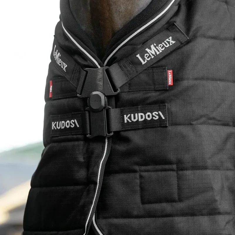 LeMieux Kudos ClimaCore Detachable Neck 200g Stable Rug - Black-3