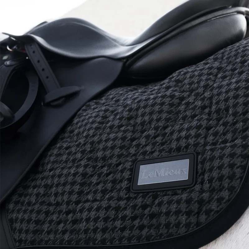 LeMieux Aspen Close Contact Saddlecloth - Houndstooth-3