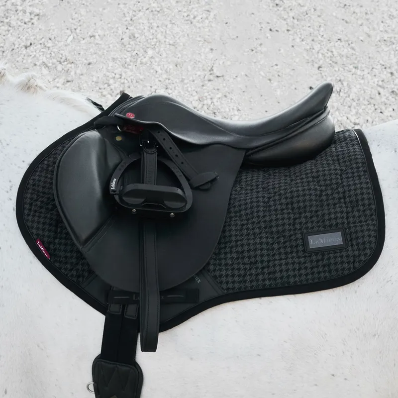 LeMieux Aspen Close Contact Saddlecloth - Houndstooth-1