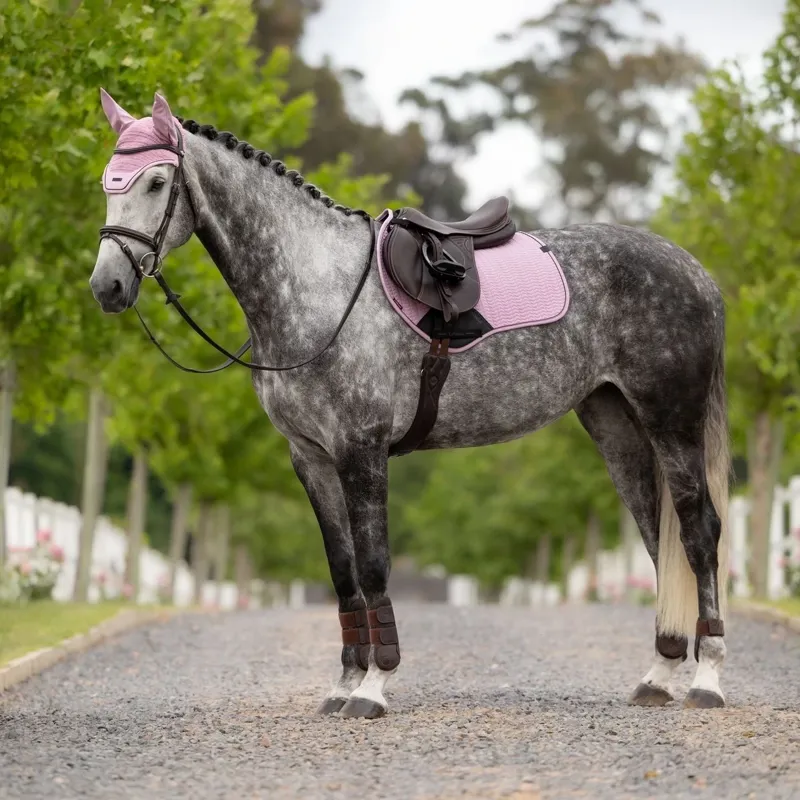 LeMieux Essence Close Contact Saddlecloth - Fondant-3