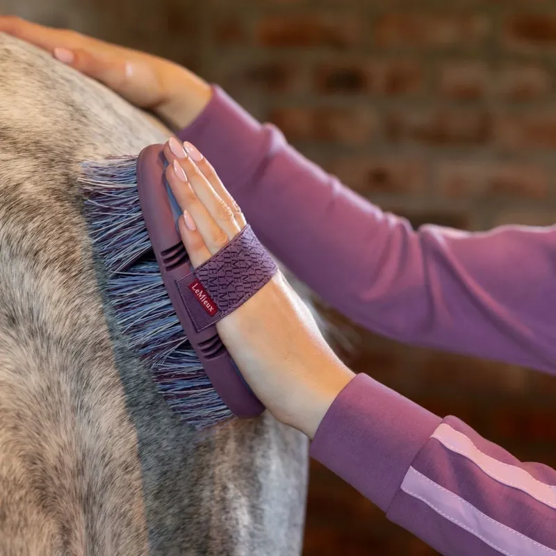 LeMieux Flexi Flicky Brush - Powder Blue/Mallow-1