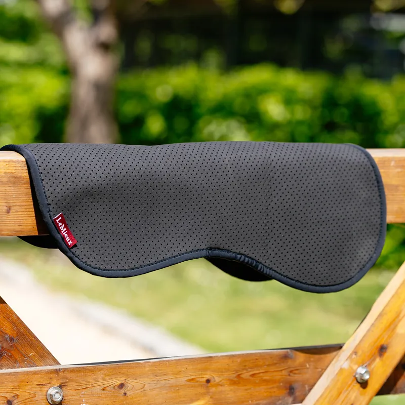 LeMieux Non-Slip Half Pad - Black-1